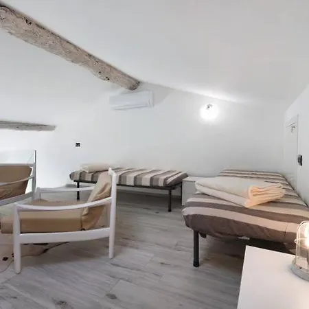 Le Coccinelle A * Lierna