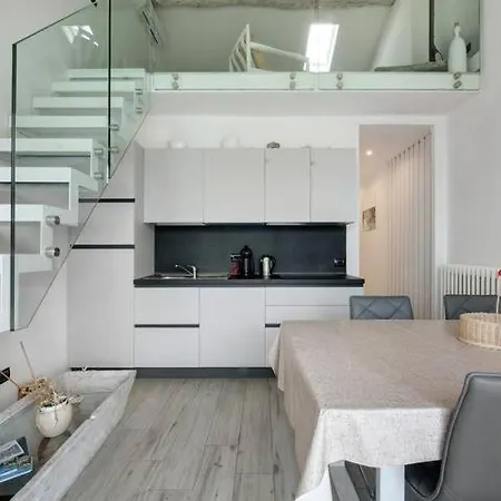 Le Coccinelle A ליירנה